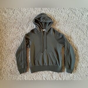 Junior’s Garage Olive Green hoodie with cable knit sleeves and front pocket, P/S